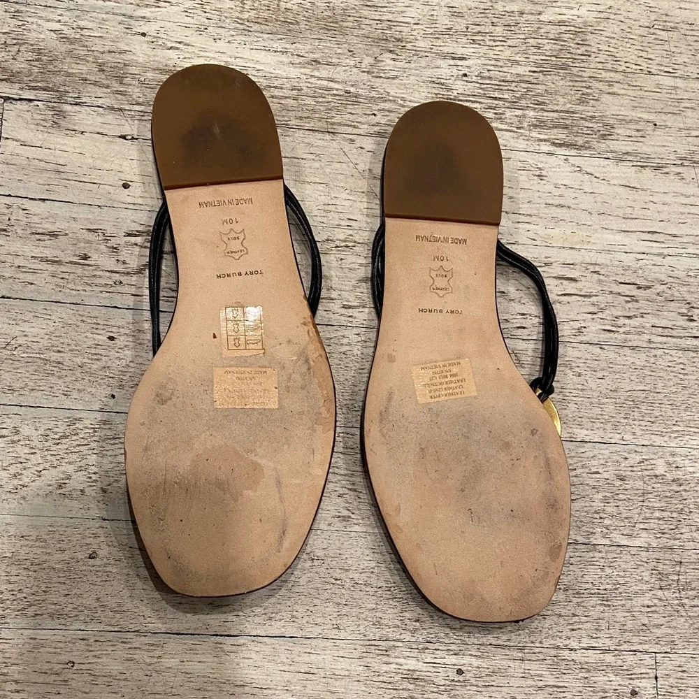 Tory Burch Patos  Black goat Leather Thong Sandals with Gold Disc 10Guc - Picture 10 of 10